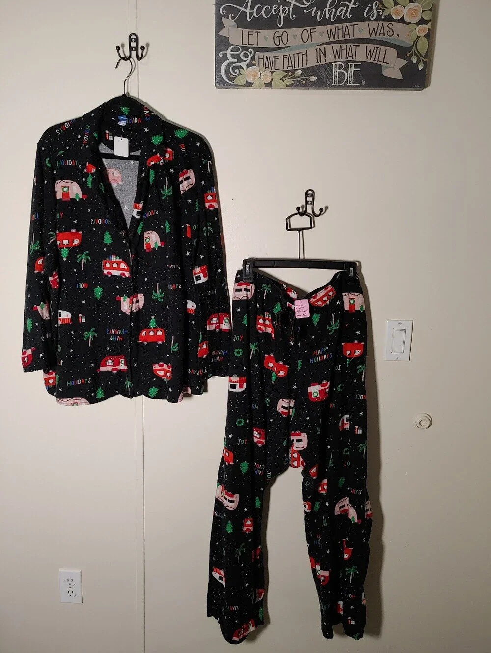 Old Navy 4X Adorable Christmas Print Holiday Long Sleeve Pajama Set